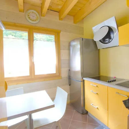 Chalet Rue De La Haute Roche - 4 Dinoze